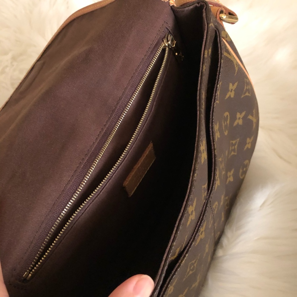 Louis Vuitton Menilmontant PM Monogram Strap Bag - Picture 5 of 16